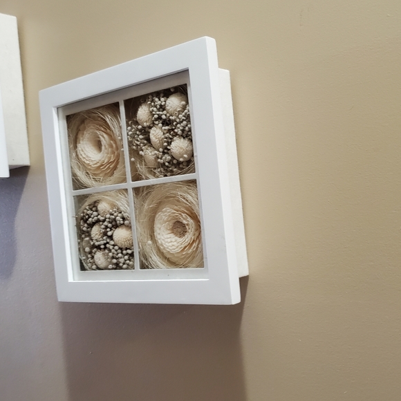 White flower wall arr - Picture 1 of 3